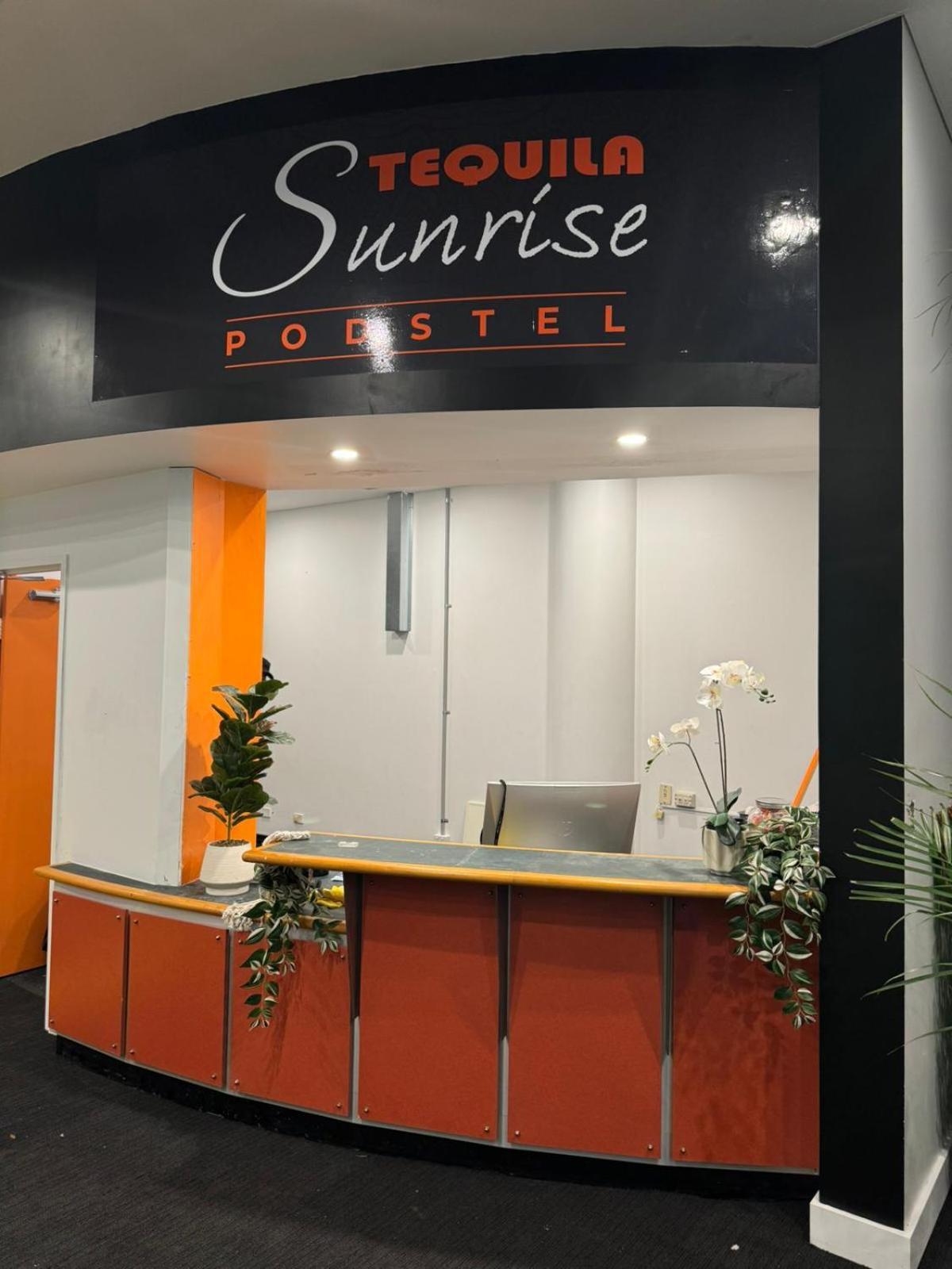 Tequila Sunrise Podstel Albergue Gold Coast Exterior foto